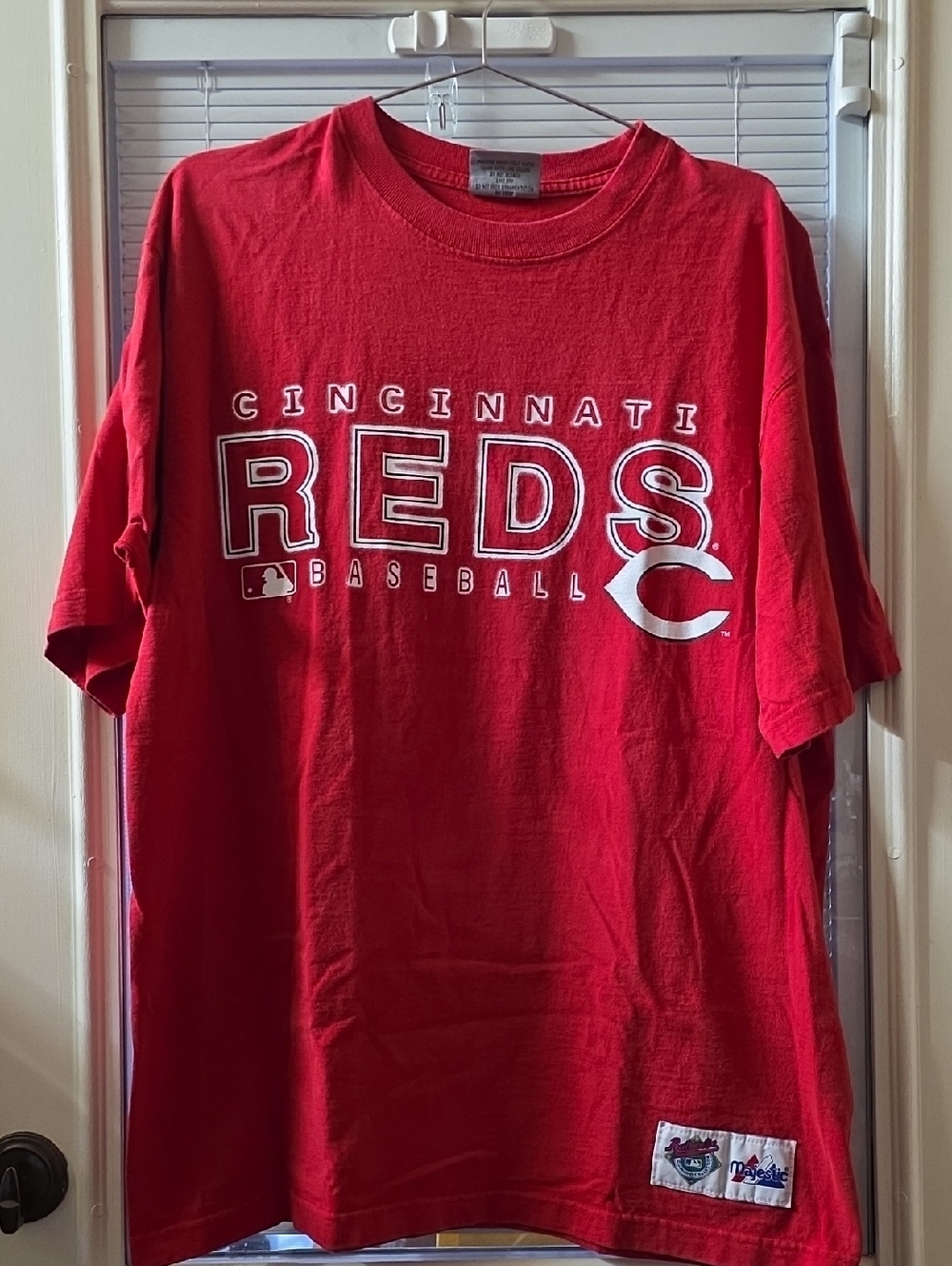 Majestic Cincinnati Reds Red Graphic Tee - Men's Short Sleeve